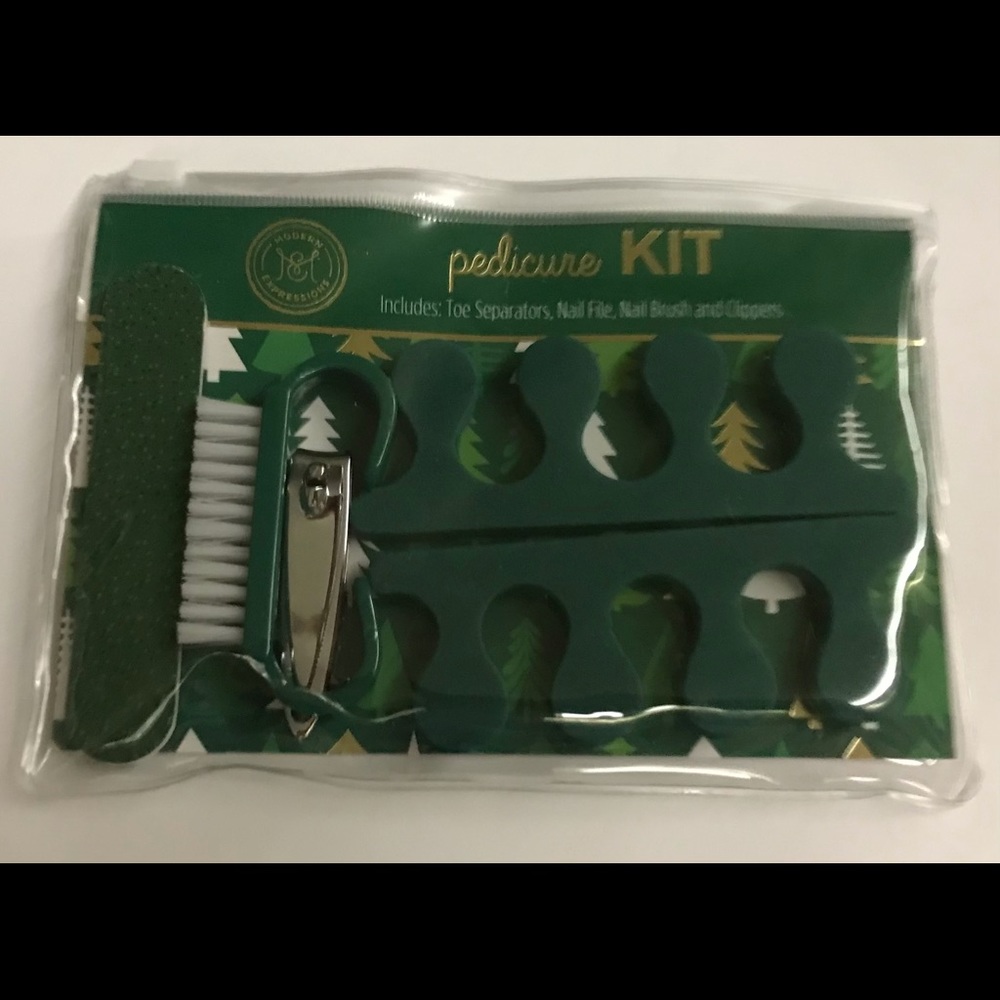 New Green Pedicure and Kit Red Manicure Set Modern Expressions